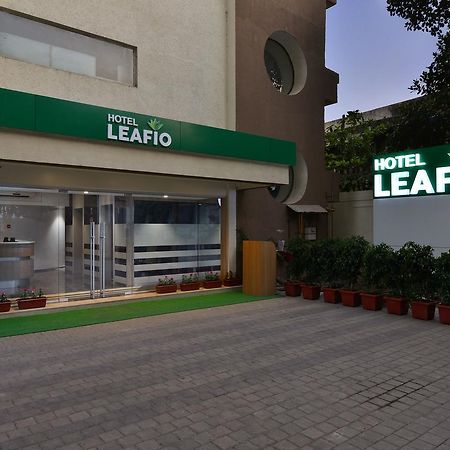 Hotel Leafio-Near Airport Mumbai Bagian luar foto