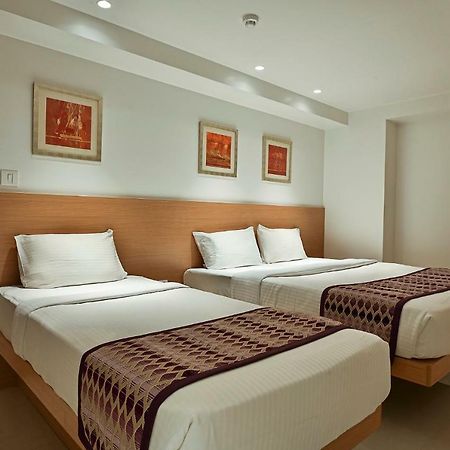 Hotel Leafio-Near Airport Mumbai Bagian luar foto