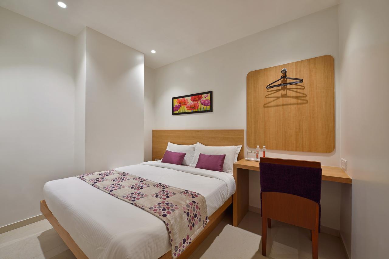 Hotel Leafio-Near Airport Mumbai Bagian luar foto