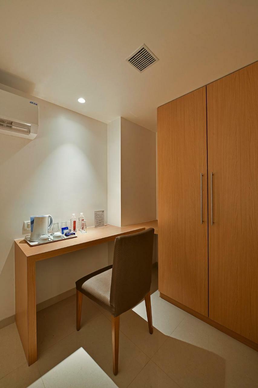 Hotel Leafio-Near Airport Mumbai Bagian luar foto